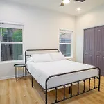 Stunning Elegance 4Br2.5 Ba Near Vibrant Downtown