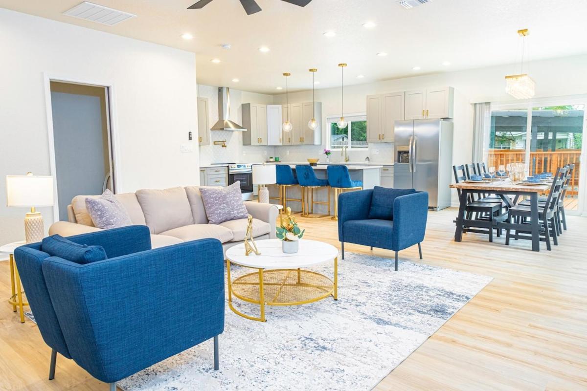 Stunning Elegance 4br2.5 Ba Near Vibrant Downtown Сasa de vacaciones San Antonio