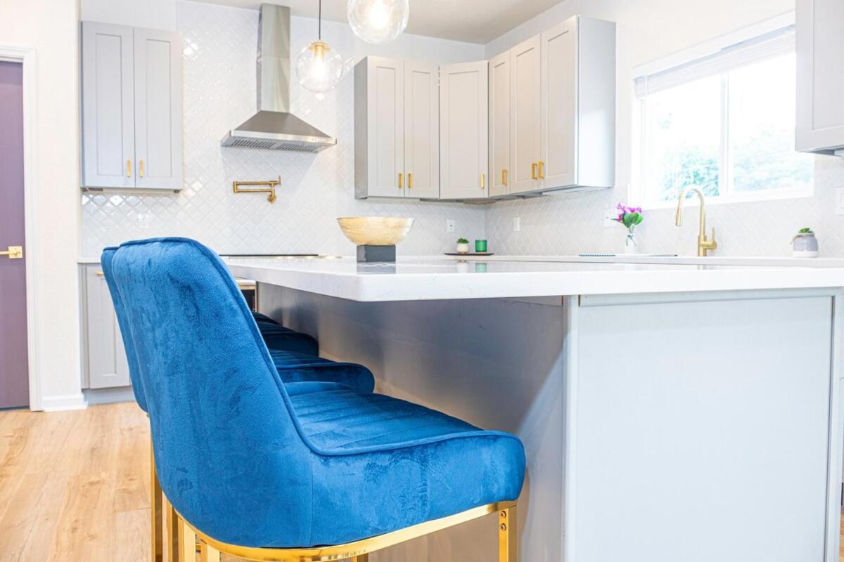 Stunning Elegance 4br2.5 Ba Near Vibrant Downtown Holiday home *